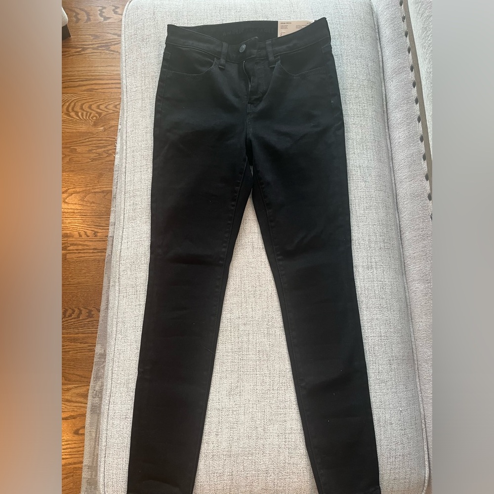American Eagle high rise Jegging size 2 short. NWT